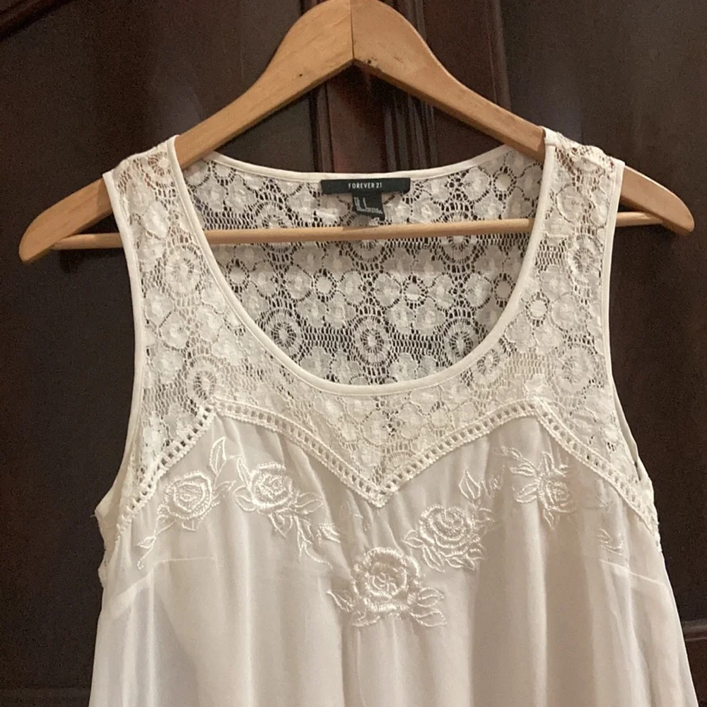 Romantic Dress - Picture 2 of 8